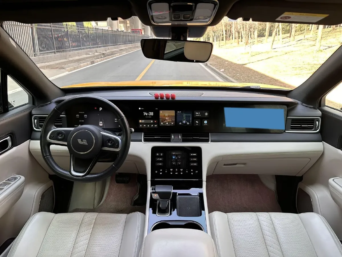 2020 Li ONE Range Extended 131HP REEV 40.5KWH,autocango,china used car exporter,china ev exporter,chinese used car exporter,chinese used ev exporter