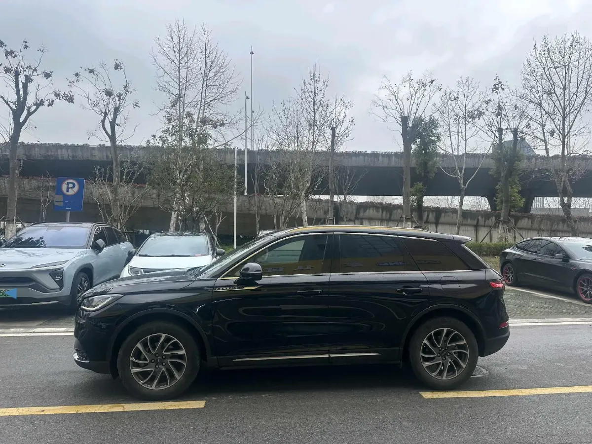 2022 Lincoln Corsair 2.0T 245HP L4 8AT,autocango,china used car exporter,china ev exporter,chinese used car exporter,chinese used ev exporter