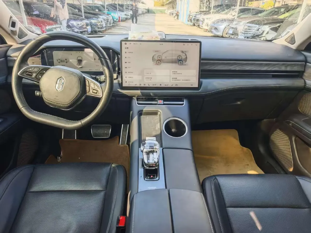 2022 Infiniti Q50L 2.0T 211HP L4 7AT,autocango,china used car exporter,china ev exporter,chinese used car exporter,chinese used ev exporter