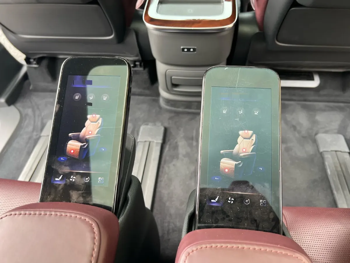 2023 HongQi HQ9 2.0T 252HP L4 8AT,autocango,china used car exporter,china ev exporter,chinese used car exporter,chinese used ev exporter