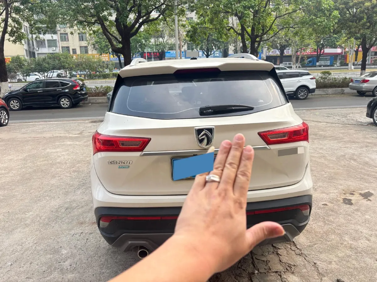 2019 BaoJun 530 1.5T 147HP L4 CVT,autocango,china used car exporter,china ev exporter,chinese used car exporter,chinese used ev exporter