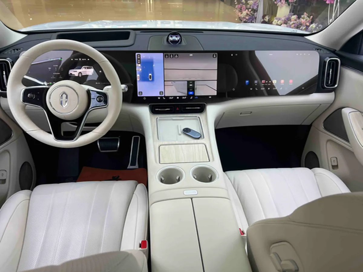 2025 AITO AITO M8 REEV 160HP REEV 53.4KWH,autocango,china used car exporter,china ev exporter,chinese used car exporter,chinese used ev exporter