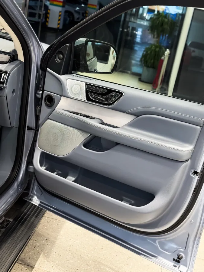 2019 Lincoln Navigator 3.5T 388HP V6 10AT,autocango,china used car exporter,china ev exporter,chinese used car exporter,chinese used ev exporter