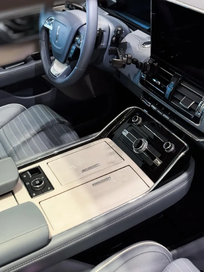 2019 Lincoln Navigator 3.5T 388HP V6 10AT,autocango,china used car exporter,china ev exporter,chinese used car exporter,chinese used ev exporter