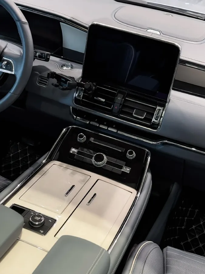 2019 Lincoln Navigator 3.5T 388HP V6 10AT,autocango,china used car exporter,china ev exporter,chinese used car exporter,chinese used ev exporter