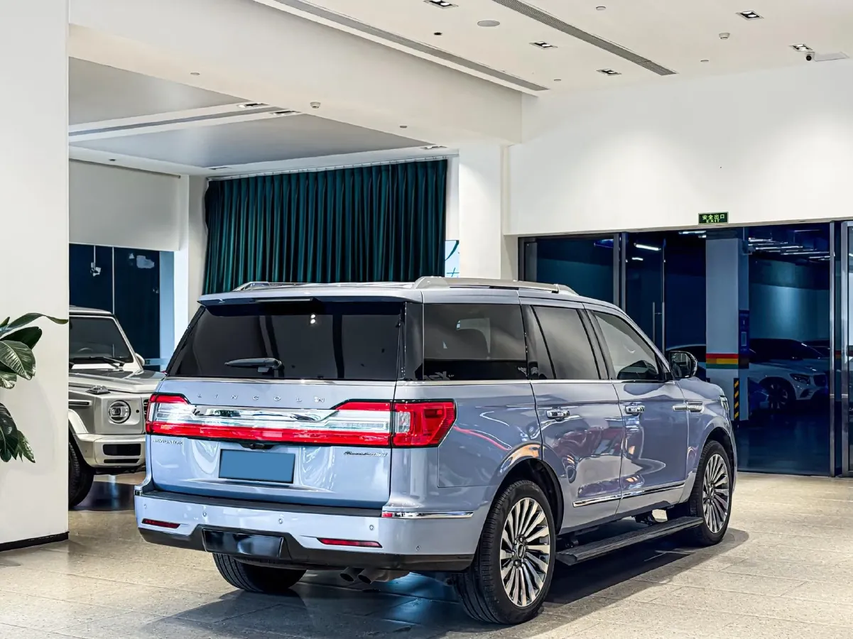 2019 Lincoln Navigator 3.5T 388HP V6 10AT,autocango,china used car exporter,china ev exporter,chinese used car exporter,chinese used ev exporter