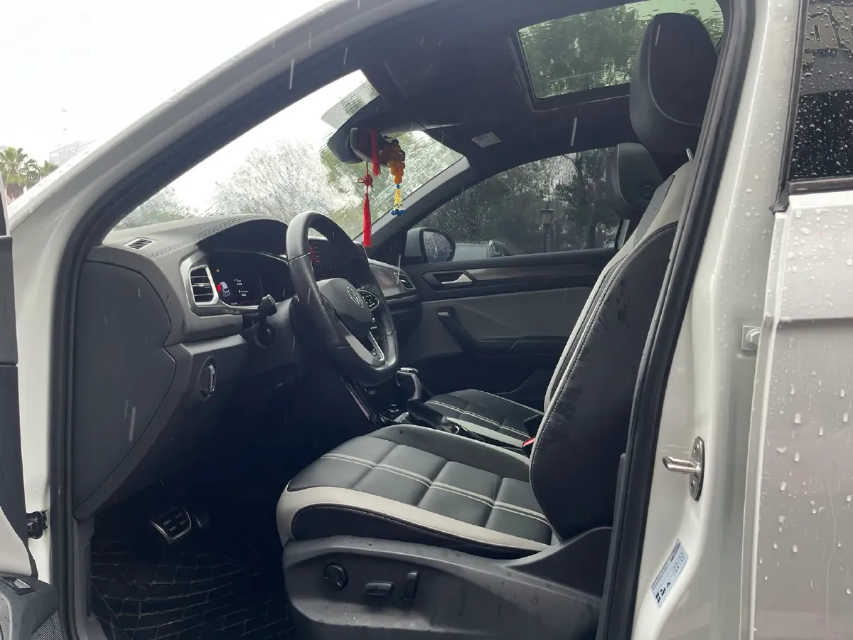 2023 Volkswagen T-Roc 1.5T 160HP L4 7DCT,autocango,china used car exporter,china ev exporter,chinese used car exporter,chinese used ev exporter