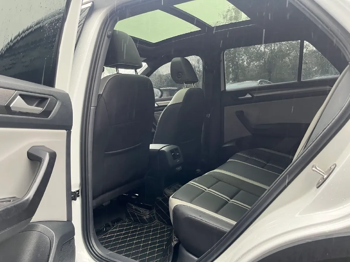 2023 Volkswagen T-Roc 1.5T 160HP L4 7DCT,autocango,china used car exporter,china ev exporter,chinese used car exporter,chinese used ev exporter