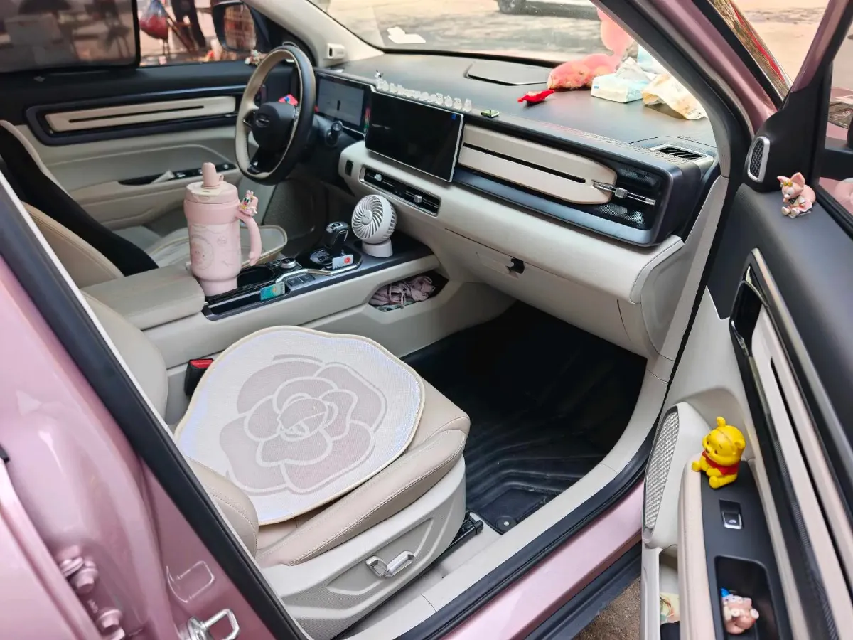 2023 Geely ICON 1.5T 181HP L4 7DCT,autocango,china used car exporter,china ev exporter,chinese used car exporter,chinese used ev exporter