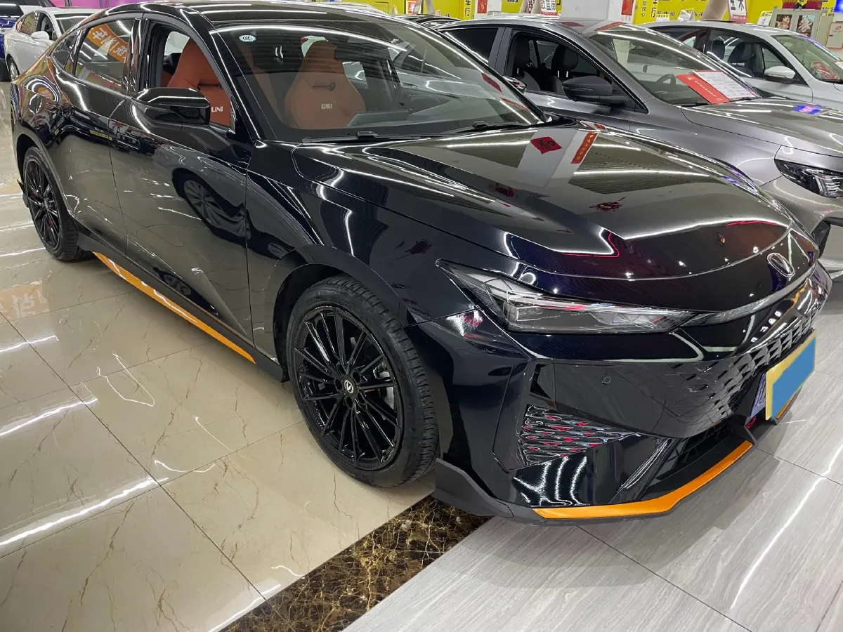 2025 ChangAn UNI-V 1.5T 192HP L4 7DCT,autocango,china used car exporter,china ev exporter,chinese used car exporter,chinese used ev exporter