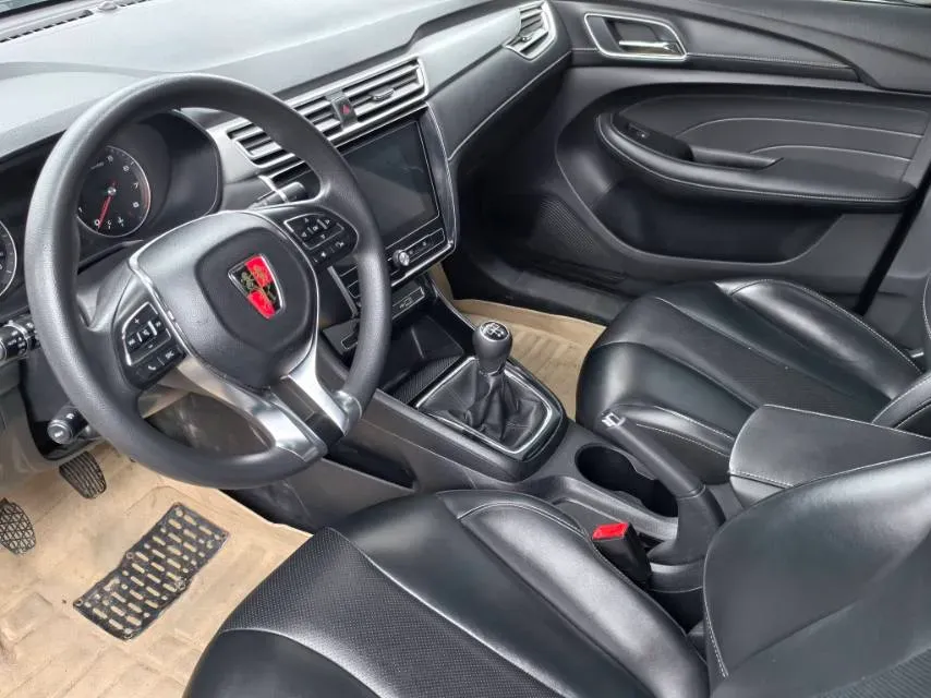 2020 Roewe i5 1.5L 120HP L4 5MT,autocango,china used car exporter,china ev exporter,chinese used car exporter,chinese used ev exporter