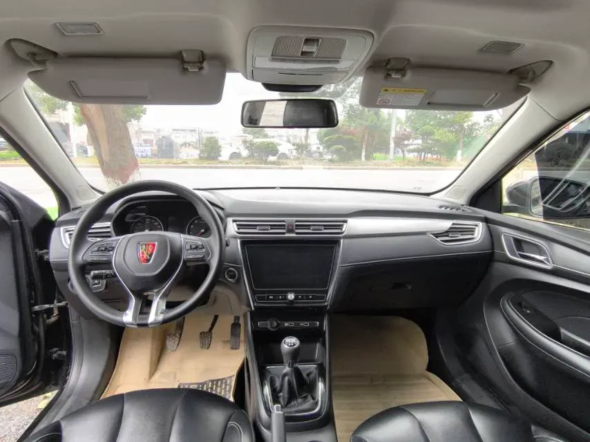 2020 Roewe i5 1.5L 120HP L4 5MT,autocango,china used car exporter,china ev exporter,chinese used car exporter,chinese used ev exporter