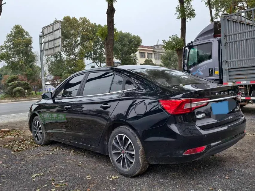 2020 Roewe i5 1.5L 120HP L4 5MT,autocango,china used car exporter,china ev exporter,chinese used car exporter,chinese used ev exporter