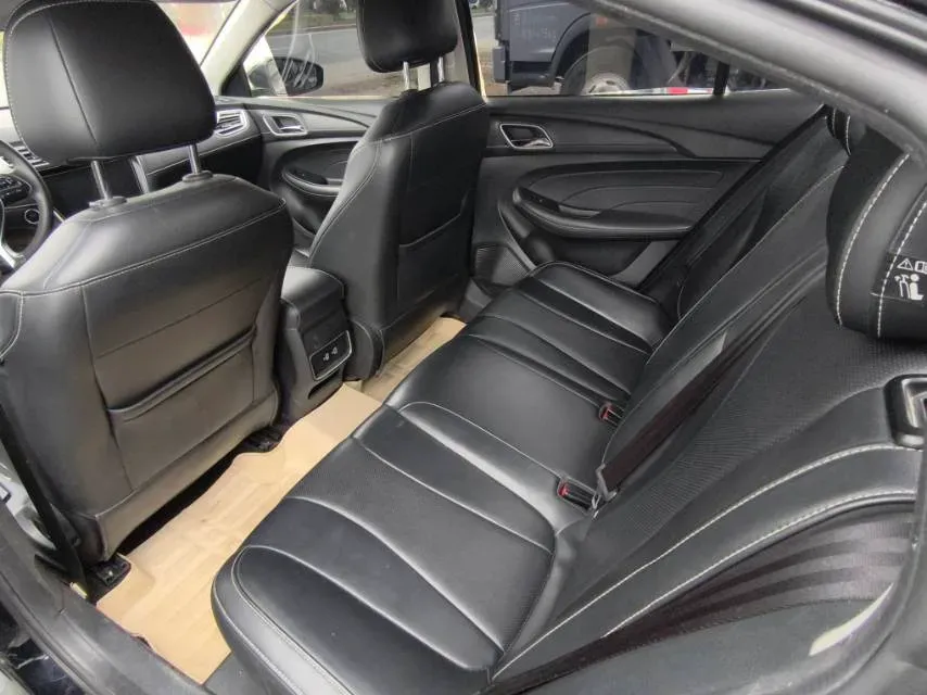 2020 Roewe i5 1.5L 120HP L4 5MT,autocango,china used car exporter,china ev exporter,chinese used car exporter,chinese used ev exporter