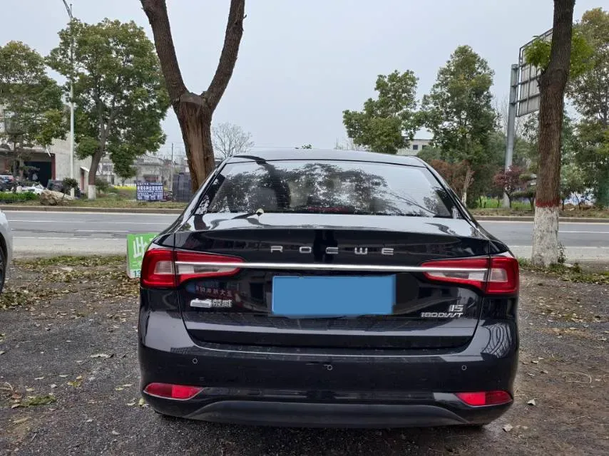 2020 Roewe i5 1.5L 120HP L4 5MT,autocango,china used car exporter,china ev exporter,chinese used car exporter,chinese used ev exporter