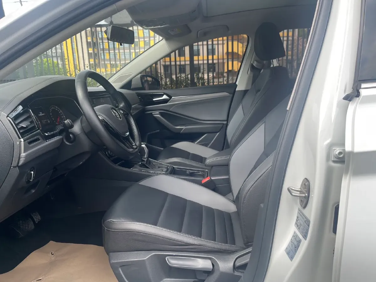 2019 Jeep Renegade 1.3T 173HP L4 7DCT,autocango,china used car exporter,china ev exporter,chinese used car exporter,chinese used ev exporter