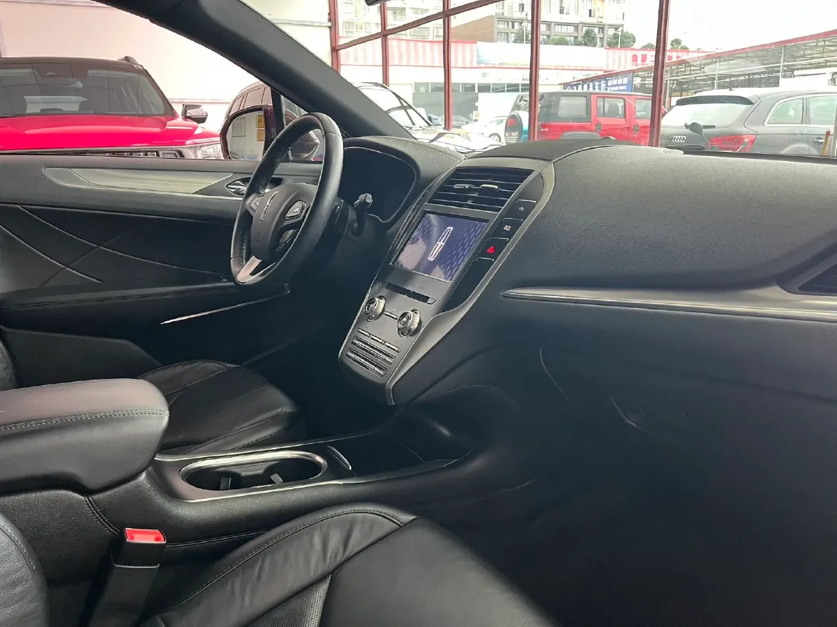 2019 Lincoln MKC 2.0T 203HP L4 6AT,autocango,china used car exporter,china ev exporter,chinese used car exporter,chinese used ev exporter