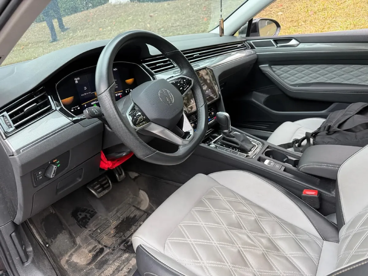 2023 Volkswagen Magotan 2.0T 186HP L4 7DCT,autocango,china used car exporter,china ev exporter,chinese used car exporter,chinese used ev exporter