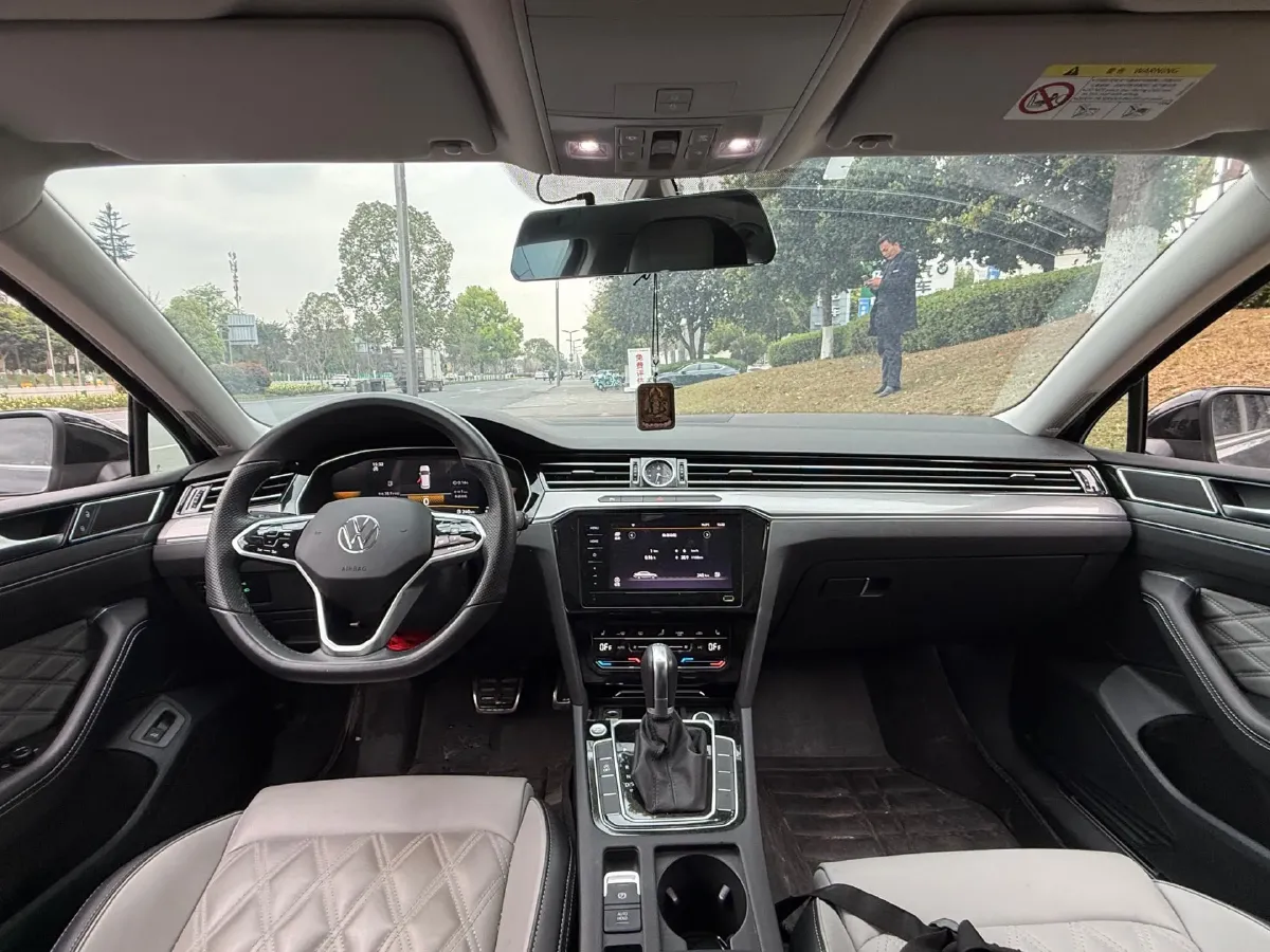 2023 Volkswagen Magotan 2.0T 186HP L4 7DCT,autocango,china used car exporter,china ev exporter,chinese used car exporter,chinese used ev exporter