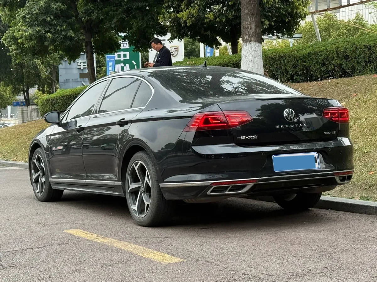 2023 Volkswagen Magotan 2.0T 186HP L4 7DCT,autocango,china used car exporter,china ev exporter,chinese used car exporter,chinese used ev exporter
