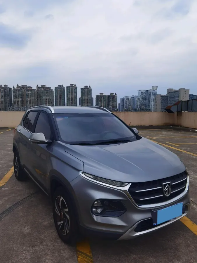 2017 BaoJun 310W 1.5L 105HP L4 6MT,autocango,china used car exporter,china ev exporter,chinese used car exporter,chinese used ev exporter