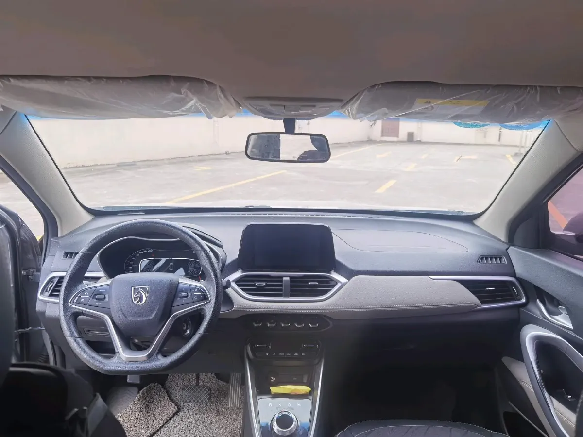 2017 BaoJun 310W 1.5L 105HP L4 6MT,autocango,china used car exporter,china ev exporter,chinese used car exporter,chinese used ev exporter