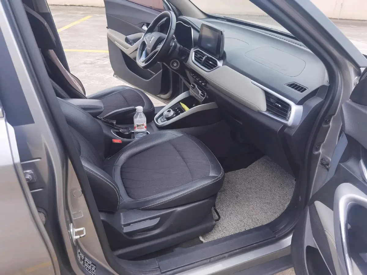 2017 BaoJun 310W 1.5L 105HP L4 6MT,autocango,china used car exporter,china ev exporter,chinese used car exporter,chinese used ev exporter