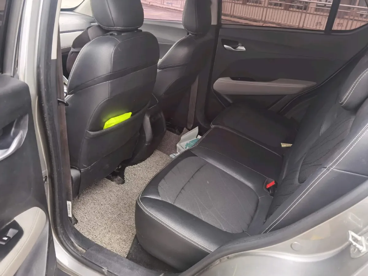 2017 BaoJun 310W 1.5L 105HP L4 6MT,autocango,china used car exporter,china ev exporter,chinese used car exporter,chinese used ev exporter