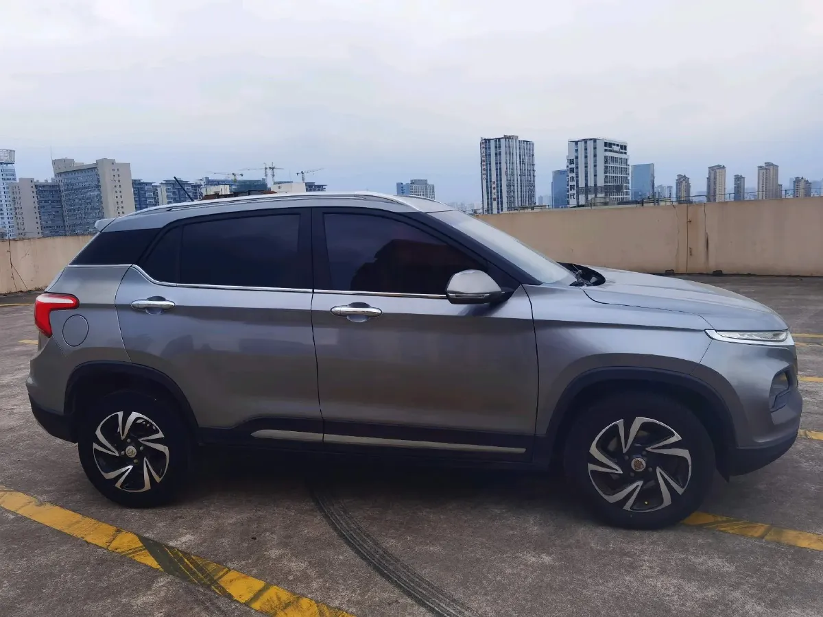 2017 BaoJun 310W 1.5L 105HP L4 6MT,autocango,china used car exporter,china ev exporter,chinese used car exporter,chinese used ev exporter