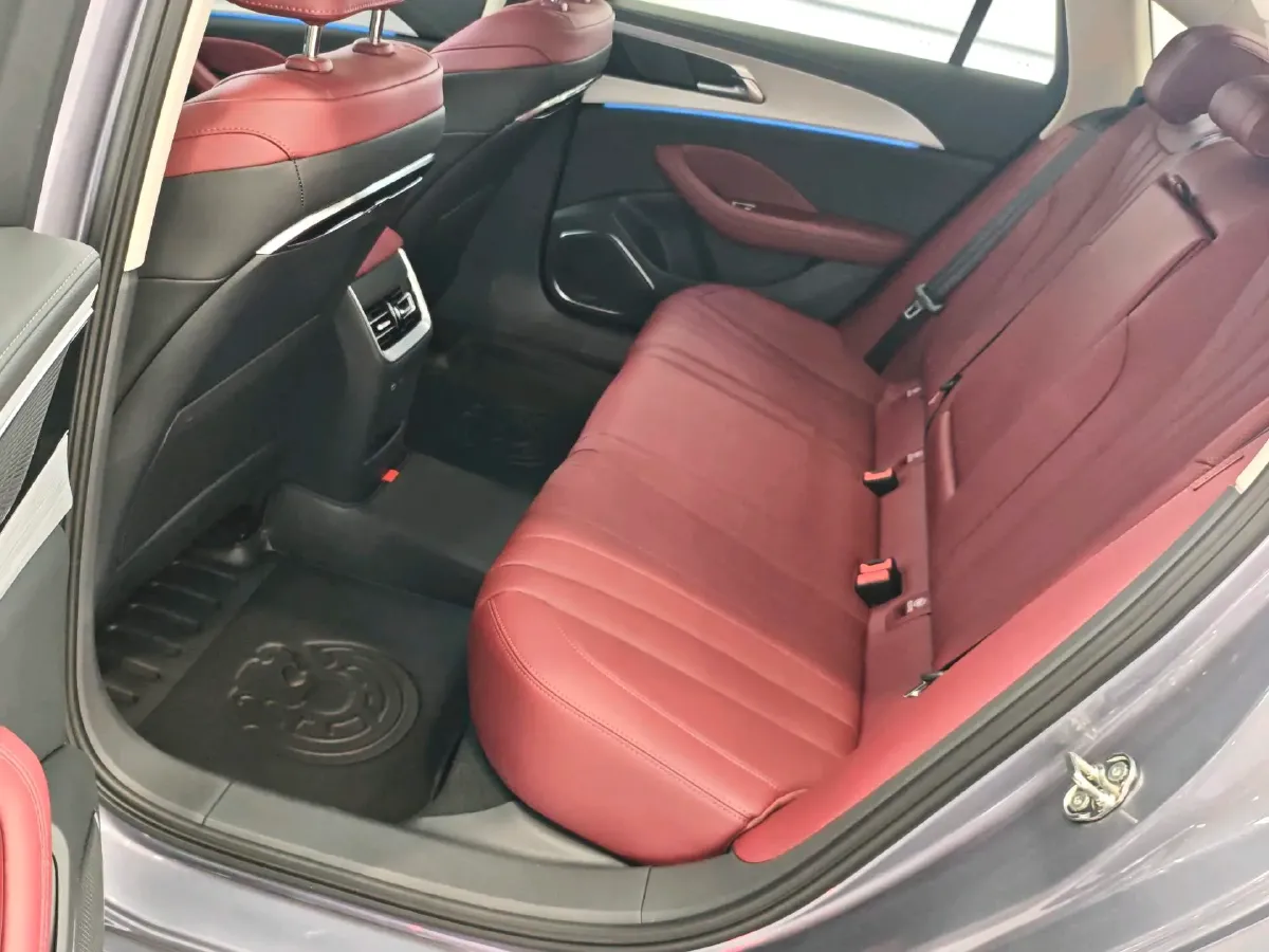 2025 HongQi H5 1.5T 169HP L4 1DHT Hybrid,autocango,china used car exporter,china ev exporter,chinese used car exporter,chinese used ev exporter