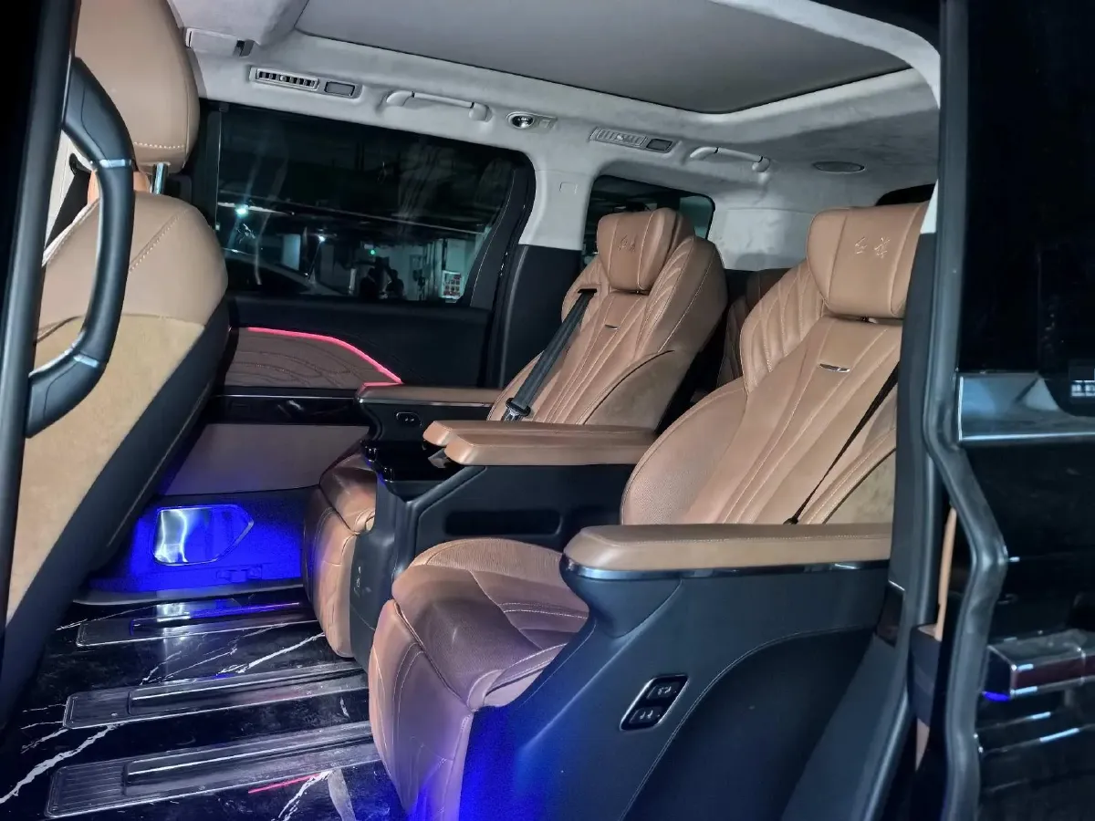 2023 HongQi HQ9 2.0T 252HP L4 8AT,autocango,china used car exporter,china ev exporter,chinese used car exporter,chinese used ev exporter