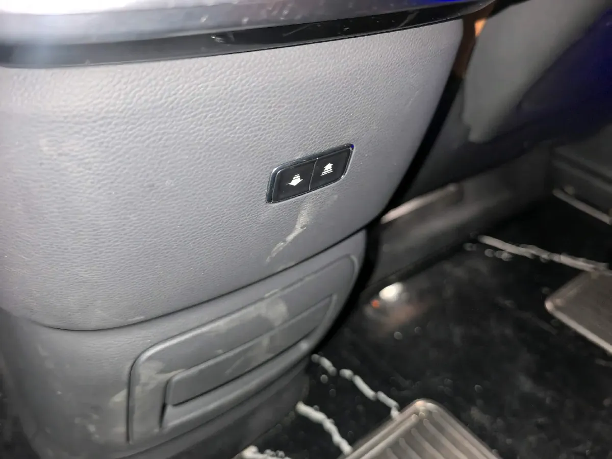 2023 HongQi HQ9 2.0T 252HP L4 8AT,autocango,china used car exporter,china ev exporter,chinese used car exporter,chinese used ev exporter