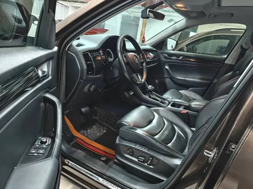 2017 Skoda Kodiak 1.8T 180HP L4 7DCT,autocango,china used car exporter,china ev exporter,chinese used car exporter,chinese used ev exporter