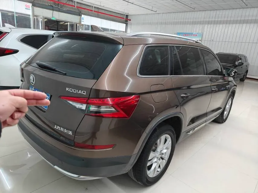 2017 Skoda Kodiak 1.8T 180HP L4 7DCT,autocango,china used car exporter,china ev exporter,chinese used car exporter,chinese used ev exporter