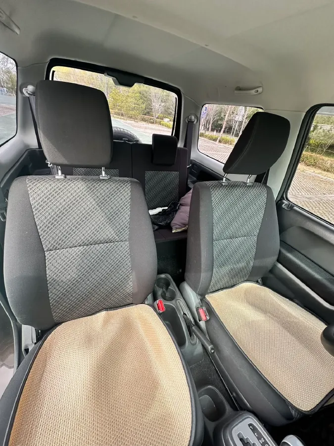 2015 Suzuki Jimny 1.3L 85HP L4 4AT,autocango,china used car exporter,china ev exporter,chinese used car exporter,chinese used ev exporter