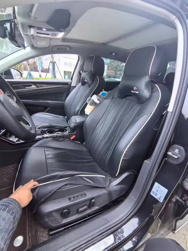 2025 Volkswagen Passat 2.0T 220HP L4 7DCT,autocango,china used car exporter,china ev exporter,chinese used car exporter,chinese used ev exporter