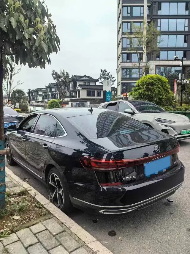 2025 Volkswagen Passat 2.0T 220HP L4 7DCT,autocango,china used car exporter,china ev exporter,chinese used car exporter,chinese used ev exporter
