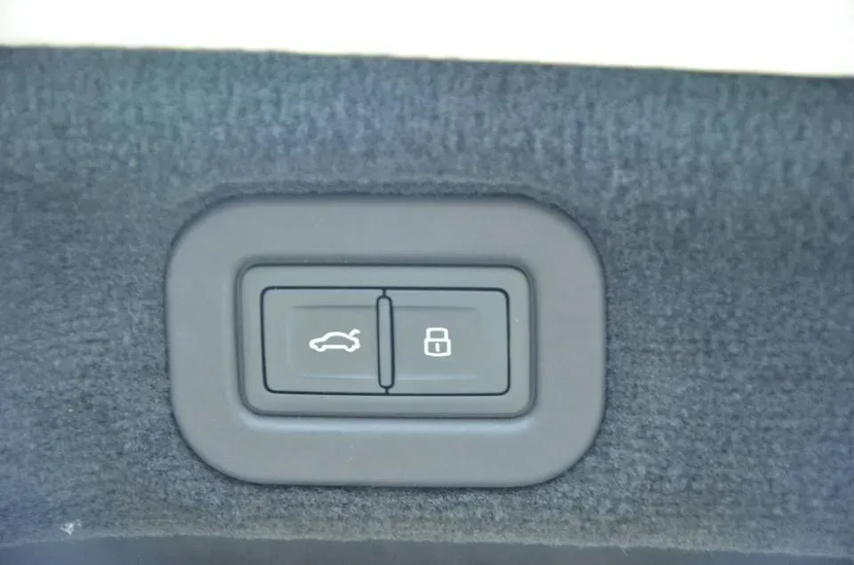 2020 Bentley Flying Spur 6.0T 635HP W12 8DCT,autocango,china used car exporter,china ev exporter,chinese used car exporter,chinese used ev exporter