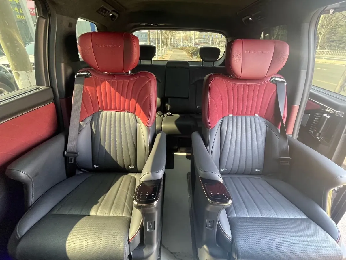 2023 GAC Trumpchi M8 2.0T 252HP L4 8AT,autocango,china used car exporter,china ev exporter,chinese used car exporter,chinese used ev exporter