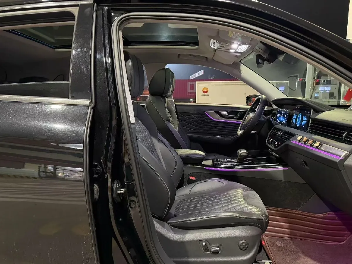 2022 HongQi HS5 2.0T 224HP L4 6AT,autocango,china used car exporter,china ev exporter,chinese used car exporter,chinese used ev exporter