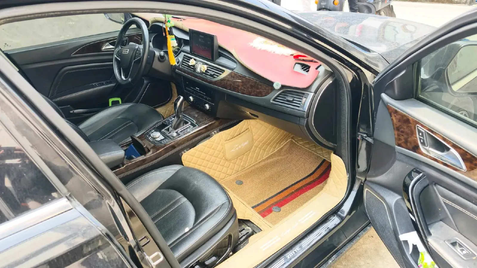 2016 Zotye Z700 1.8T 177HP L4 6DCT,autocango,china used car exporter,china ev exporter,chinese used car exporter,chinese used ev exporter