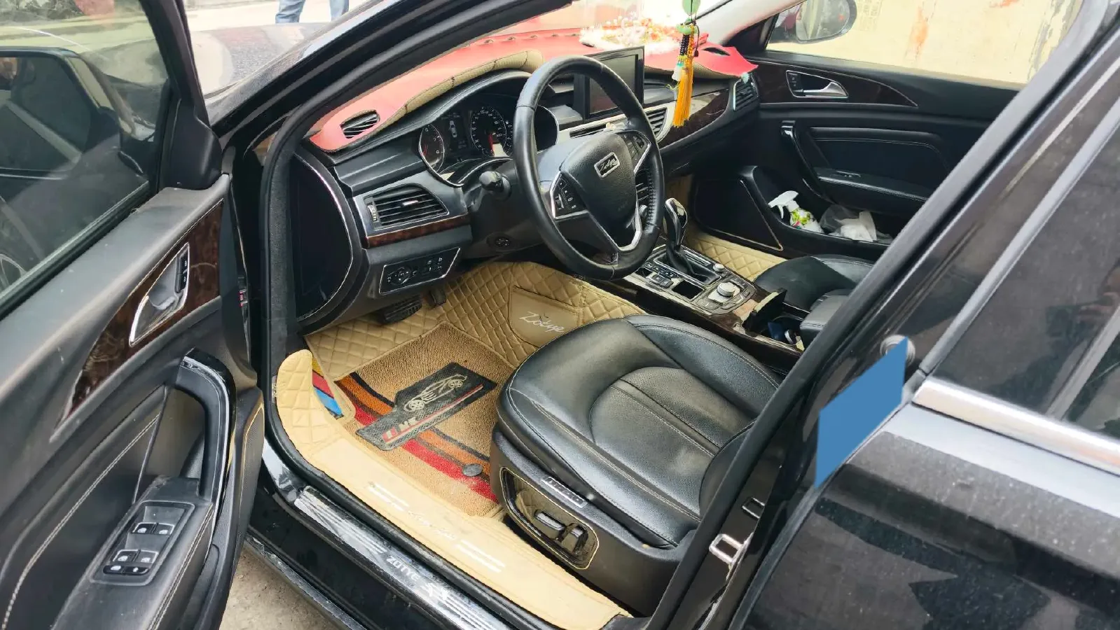 2016 Zotye Z700 1.8T 177HP L4 6DCT,autocango,china used car exporter,china ev exporter,chinese used car exporter,chinese used ev exporter