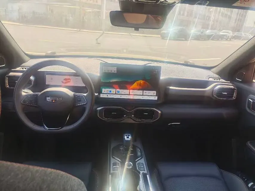 2025 Geely Cowboy 1.5T 181HP L4 7DCT,autocango,china used car exporter,china ev exporter,chinese used car exporter,chinese used ev exporter