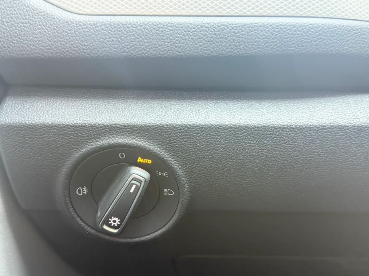 2023 Volkswagen T-Roc 1.4T 150HP L4 7DCT,autocango,china used car exporter,china ev exporter,chinese used car exporter,chinese used ev exporter