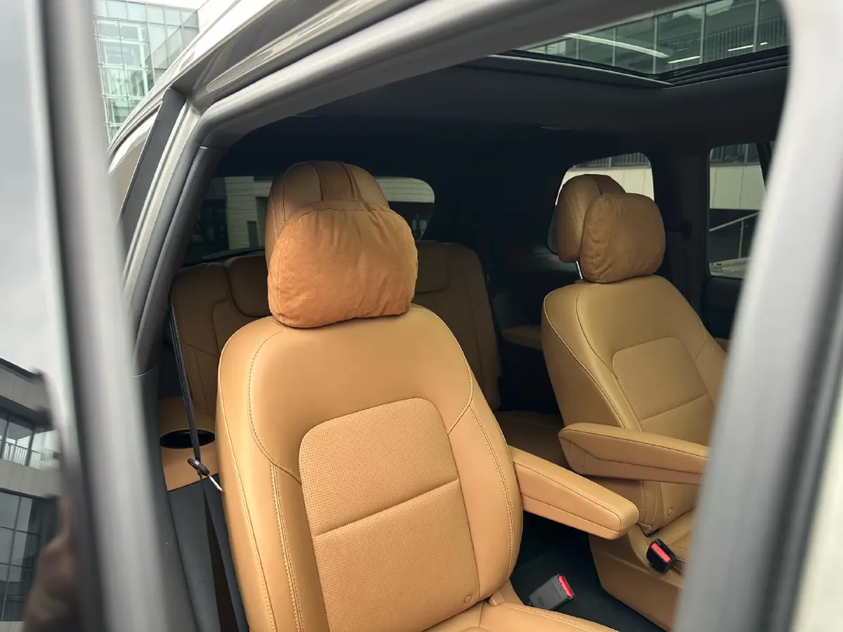 2021 Li ONE Range Extended 131HP REEV 40.5KWH,autocango,china used car exporter,china ev exporter,chinese used car exporter,chinese used ev exporter