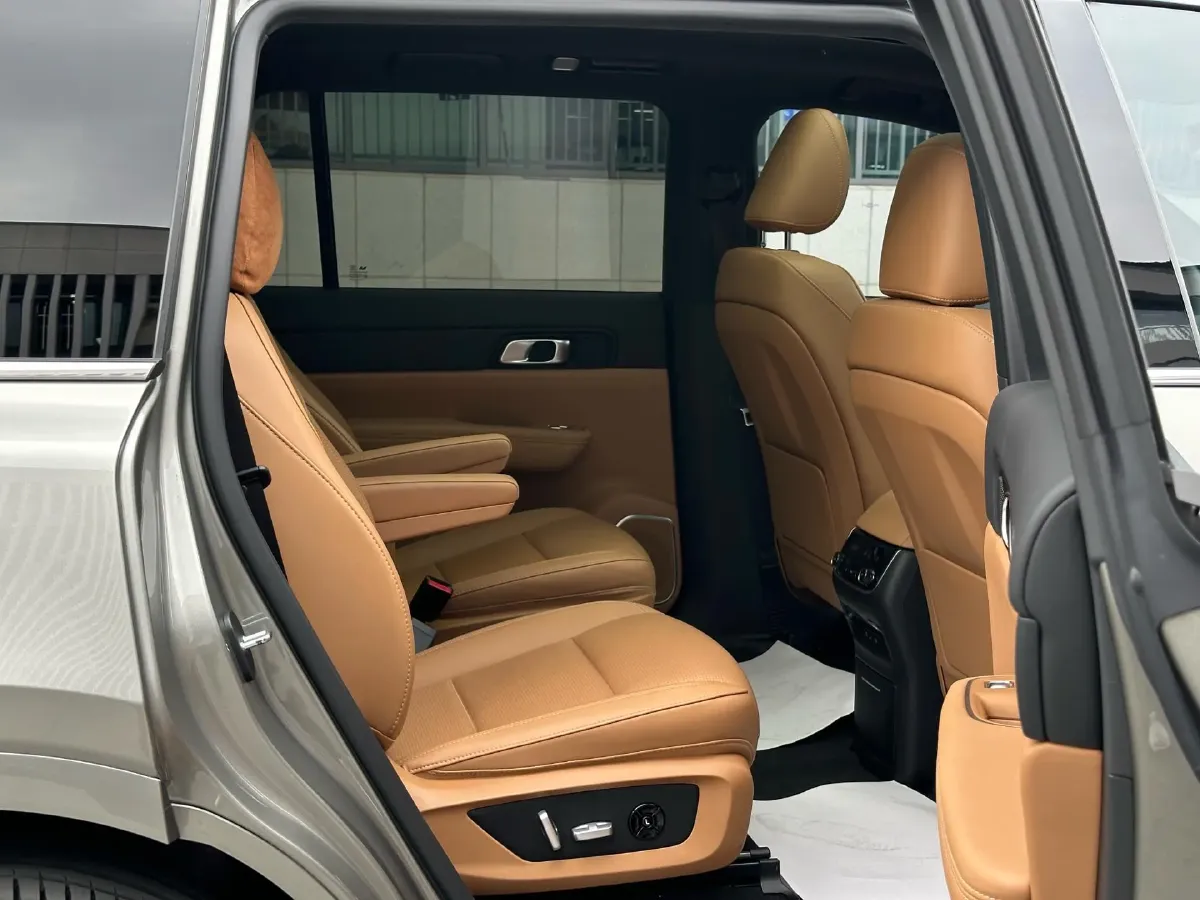 2021 Li ONE Range Extended 131HP REEV 40.5KWH,autocango,china used car exporter,china ev exporter,chinese used car exporter,chinese used ev exporter