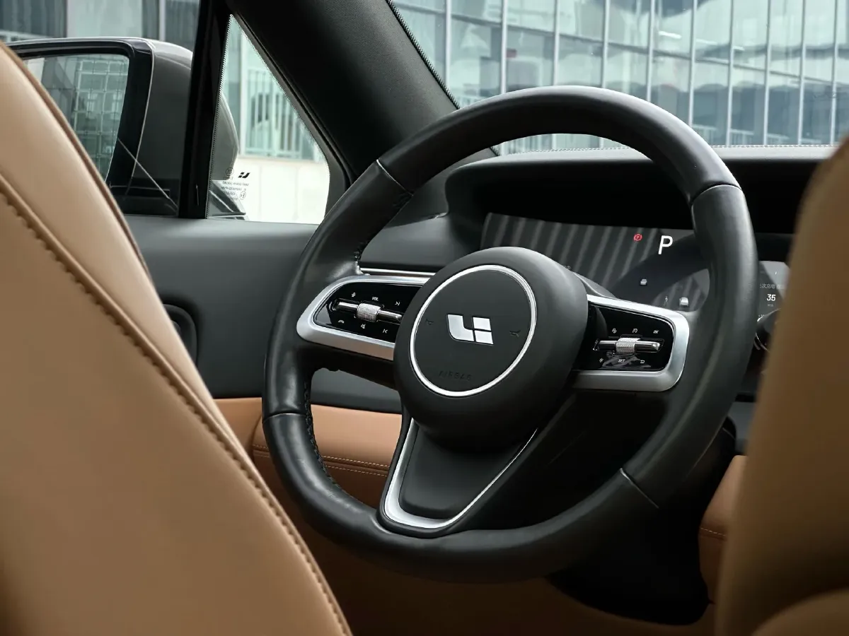 2021 Li ONE Range Extended 131HP REEV 40.5KWH,autocango,china used car exporter,china ev exporter,chinese used car exporter,chinese used ev exporter