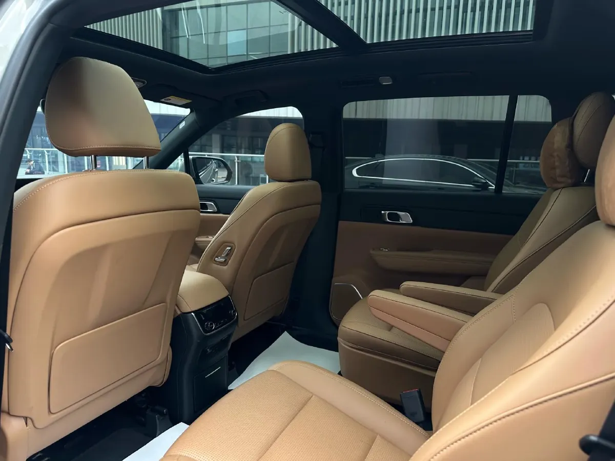 2021 Li ONE Range Extended 131HP REEV 40.5KWH,autocango,china used car exporter,china ev exporter,chinese used car exporter,chinese used ev exporter