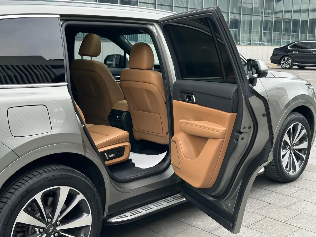 2021 Li ONE Range Extended 131HP REEV 40.5KWH,autocango,china used car exporter,china ev exporter,chinese used car exporter,chinese used ev exporter