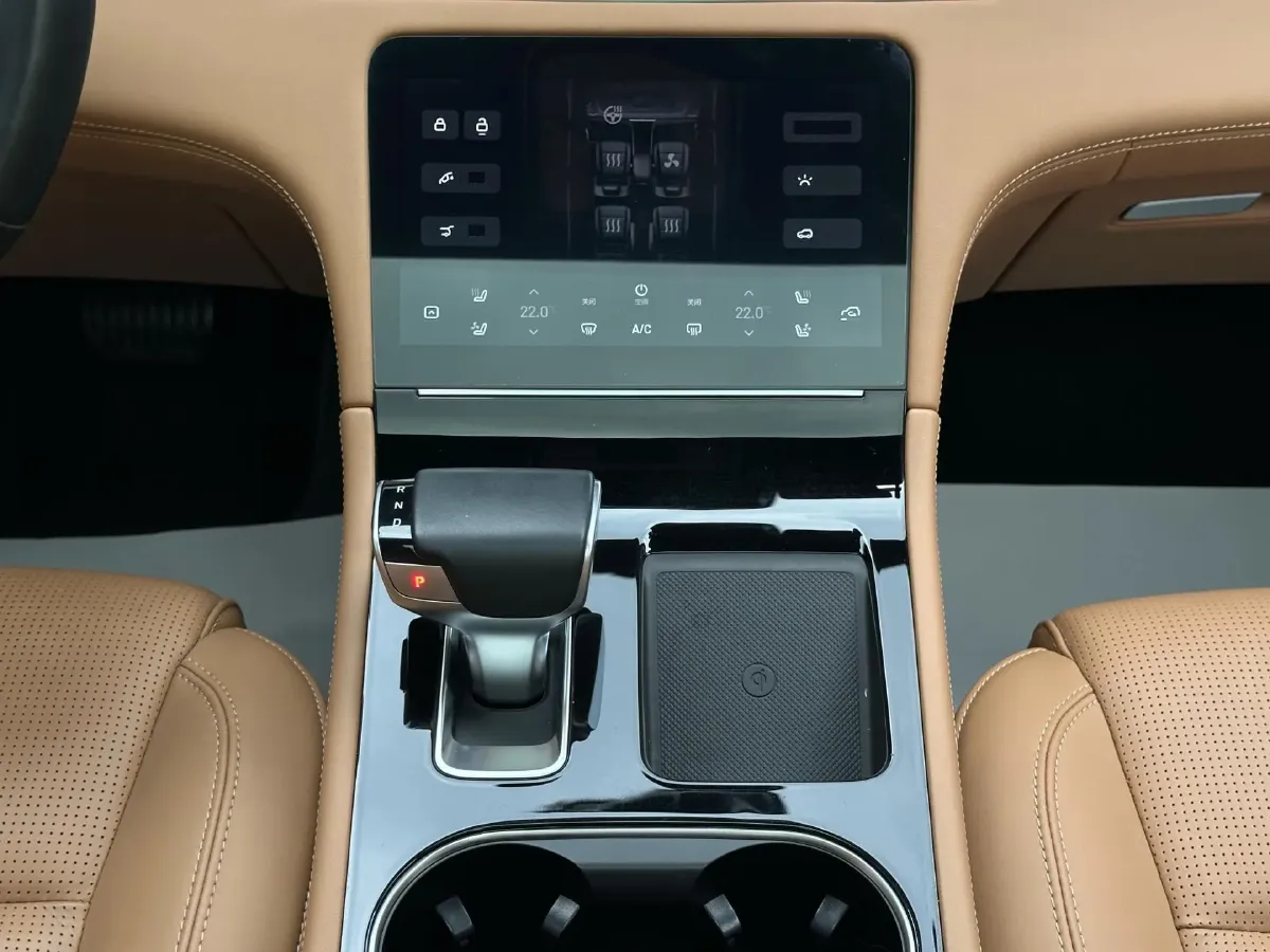 2021 Li ONE Range Extended 131HP REEV 40.5KWH,autocango,china used car exporter,china ev exporter,chinese used car exporter,chinese used ev exporter